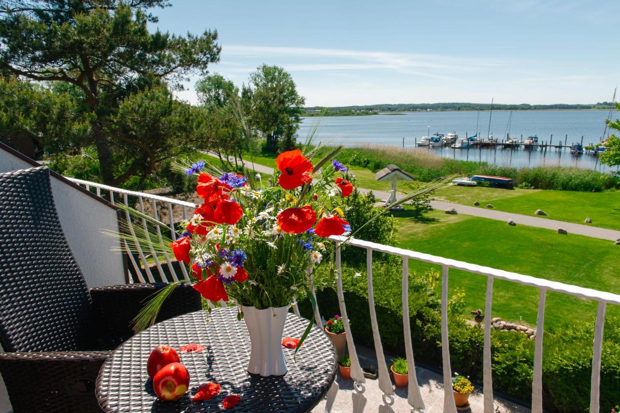 Selliner Ferienappartements Mit Balkon Und Seeblick ภายนอก รูปภาพ