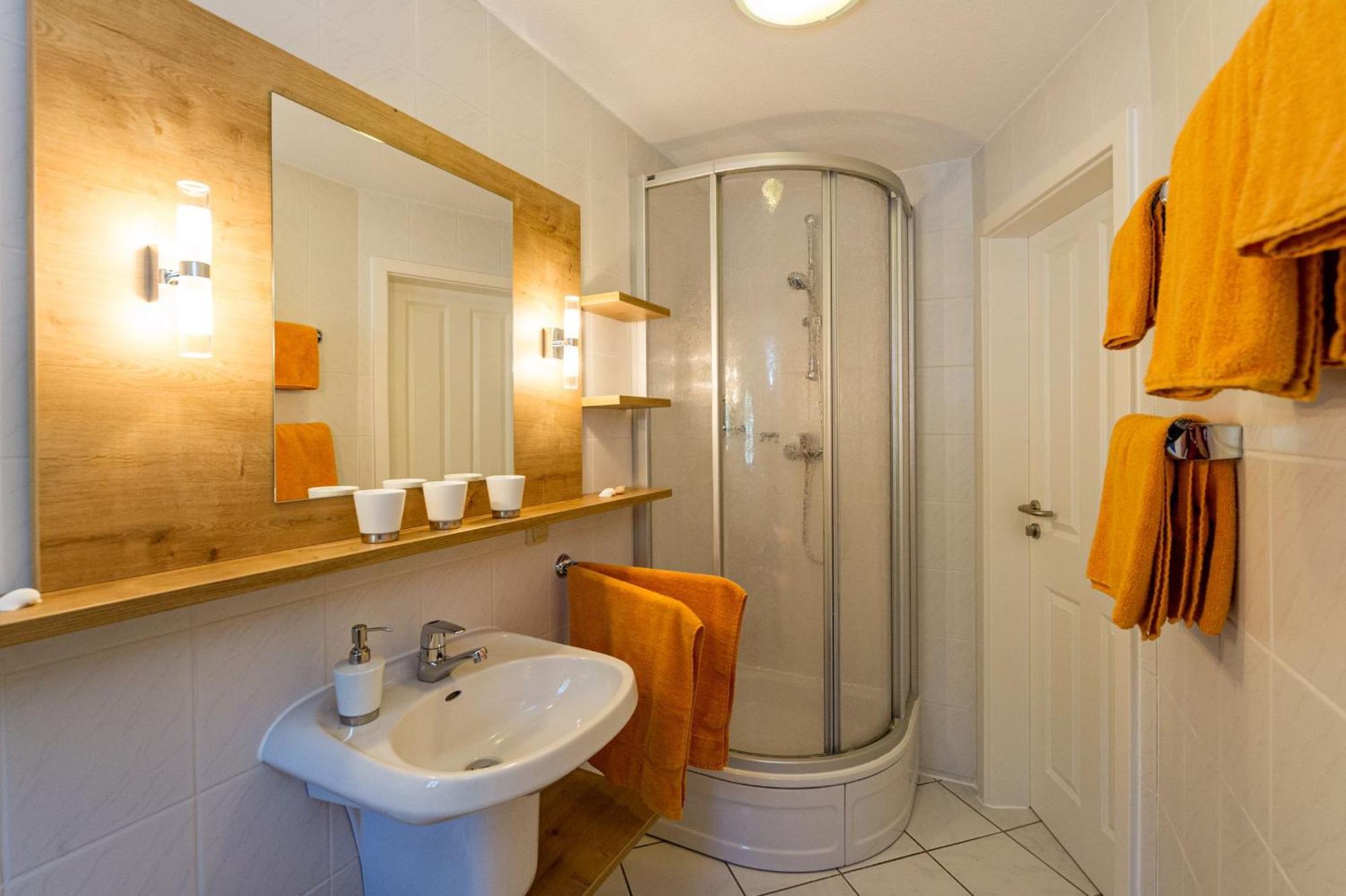 Selliner Ferienappartements Mit Balkon Und Seeblick ภายนอก รูปภาพ